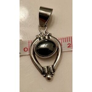 VINTAGE DESIGNER MEXICO STERLING SILVER AND HEMATITE PENDANT 925